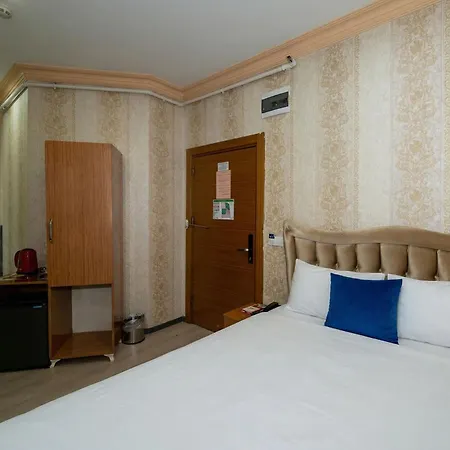 Отель Maxwell 3*