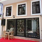 Maxwell Hotel